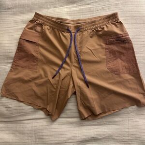 Lululemon Hiking Shorts 8”, XL (Clay/Beige Pink)